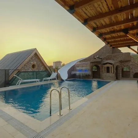 Kaydirakli Ve Akvaryum 4*