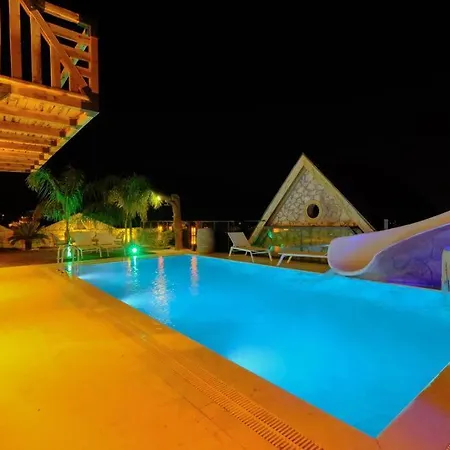 Kaydirakli Ve Akvaryum Villa Fethiye