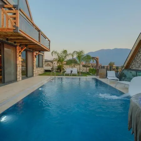 Kaydirakli Ve Akvaryum Villa